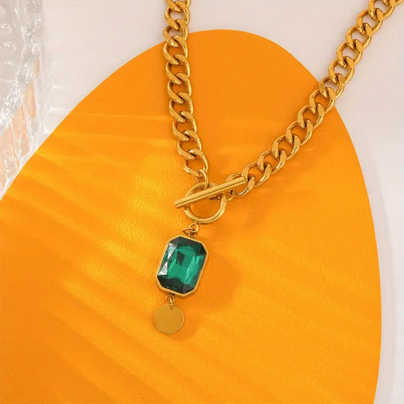 Chunky Gold Chain Necklace with Emerald Pendant – Stylish Statement Jewelry for Any Occasion 2