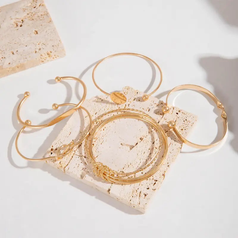 Elegant Gold Knotted Bracelet Set – Stylish Accessory for Any Occasion 3