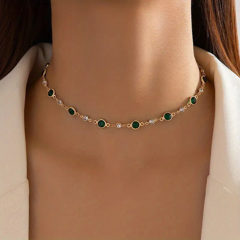 Elegant Gold Necklace with Adjustable Length – Versatile Design for Casual and Formal Occasions 4