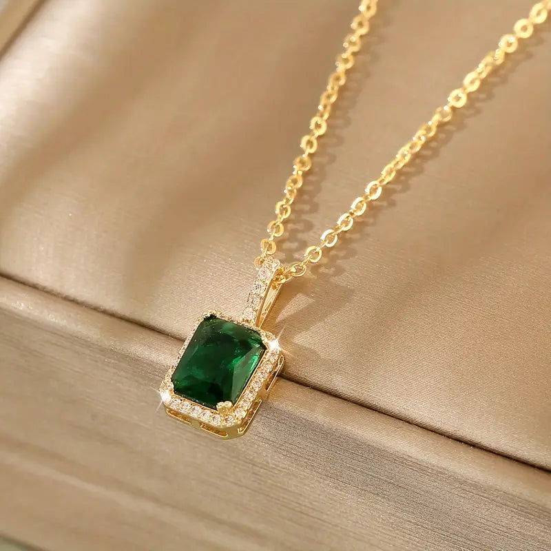 Elegant Gold Necklace with Unique Design – 18 Inch Lightweight Pendant Jewelry 0