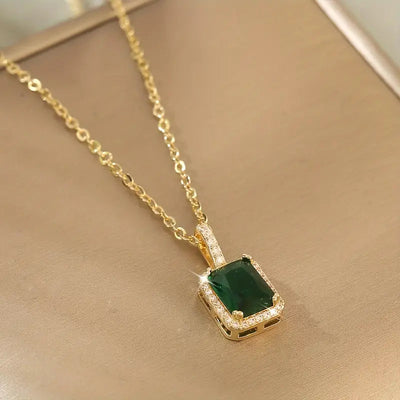 Elegant Gold Necklace with Unique Design – 18 Inch Lightweight Pendant Jewelry 1