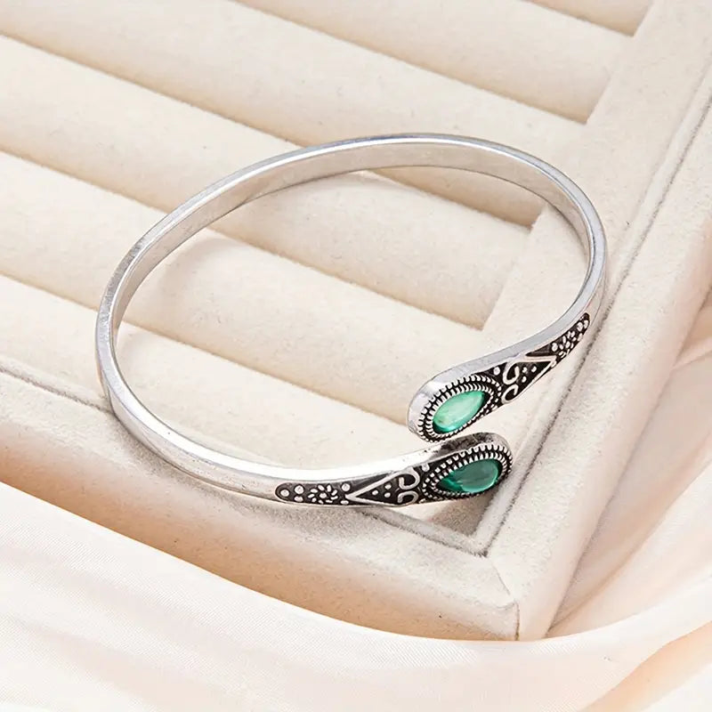 Elegant White Gold Bracelet – Timeless Design, Adjustable Fit for Everyday and Formal Wear 1