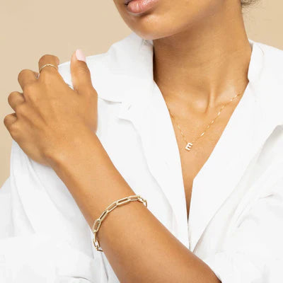 Elegant White Gold Initial Necklace with Love Letter Design – Customizable Personalized Jewelry 3