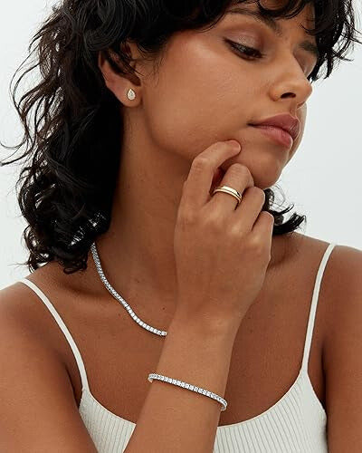 Elegant White Gold Tennis Bracelet – Classic Design, Adjustable Length, Lightweight for Timeless Style 3