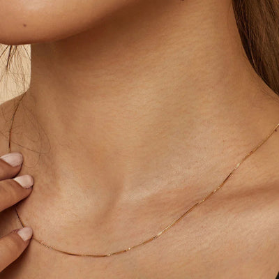 Gold Bodega Box Necklace - Elegant Gold Chain with Adjustable Length for Everyday and Special Occasions 1