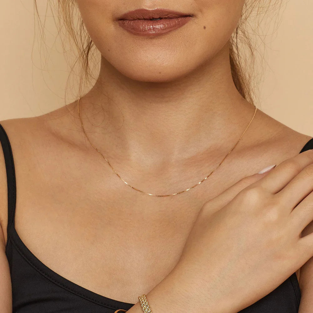 Gold Bodega Box Necklace - Elegant Gold Chain with Adjustable Length for Everyday and Special Occasions 2