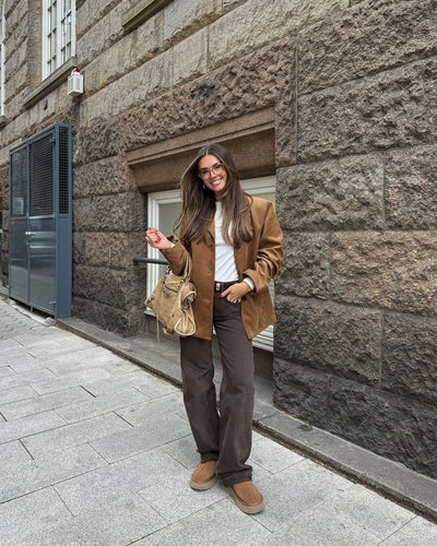 Sophia | Women's Black Blazer with Notch Lapels and Straight Fit 4