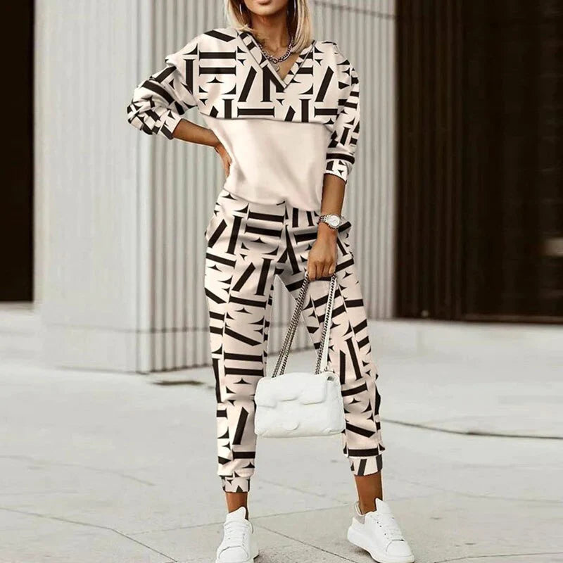Sophia | Women's Hoodie and Joggers Set Half-Zip Design with Patterned Detail 2
