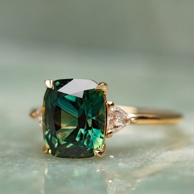Vintage Green Gemstone Ring in 14k Gold Setting – Elegant Lightweight Jewelry for All Occasions 0