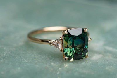 Vintage Green Gemstone Ring in 14k Gold Setting – Elegant Lightweight Jewelry for All Occasions 2